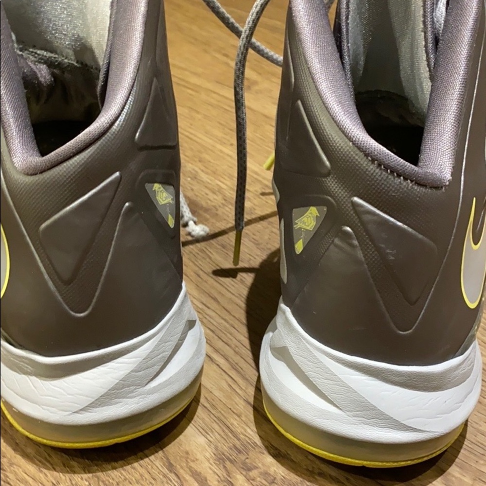 LeBron - Picture 6 of 8